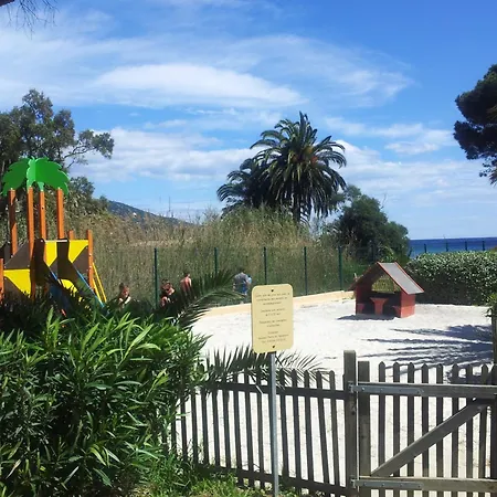 Duplex Vue Sur Et Pieds Dans L'eau De Pramousquier Appartement Le Lavandou